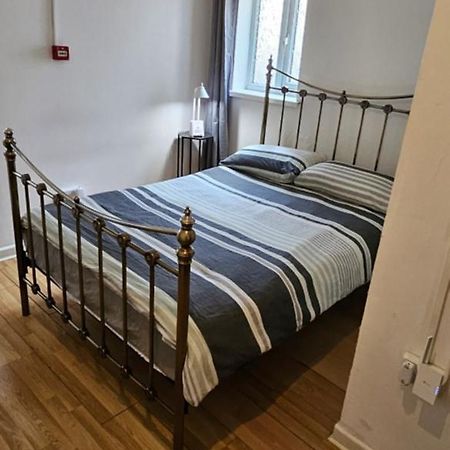 No Frills & Nothing Fancy 1 Bed Studio City Centre Cardiff Dış mekan fotoğraf