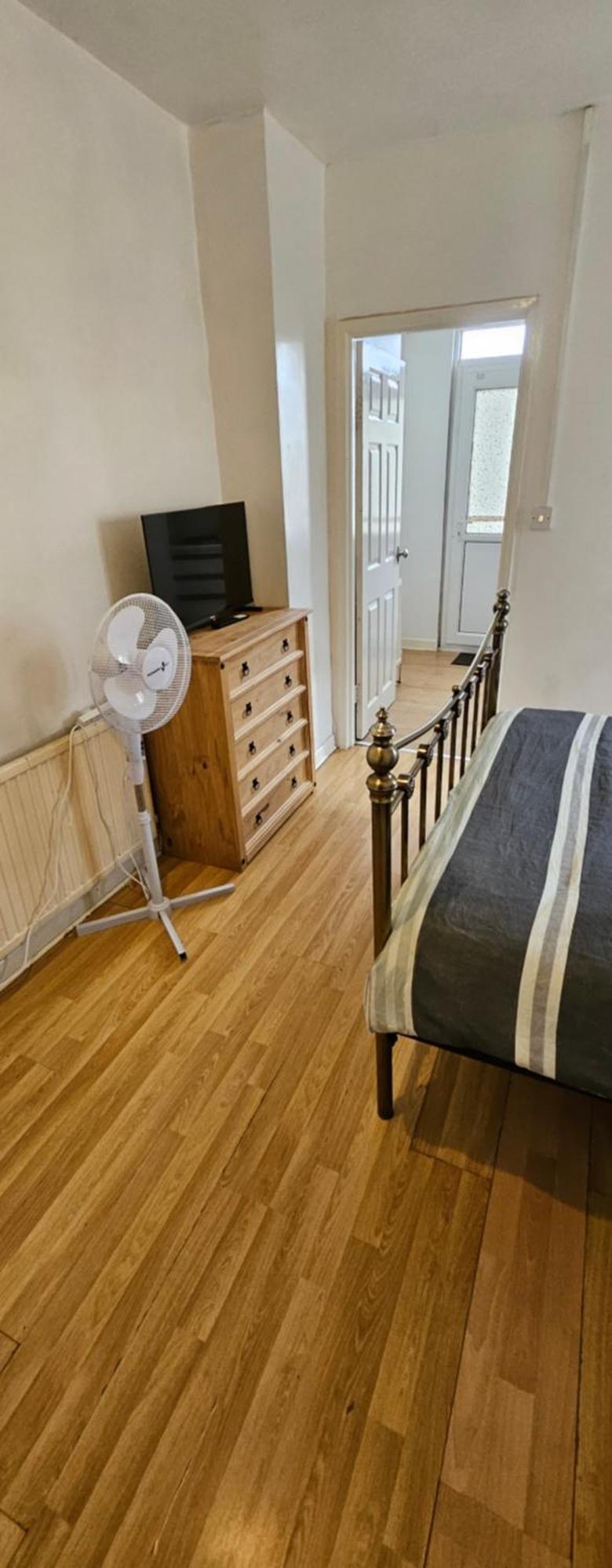 No Frills & Nothing Fancy 1 Bed Studio City Centre Cardiff Dış mekan fotoğraf
