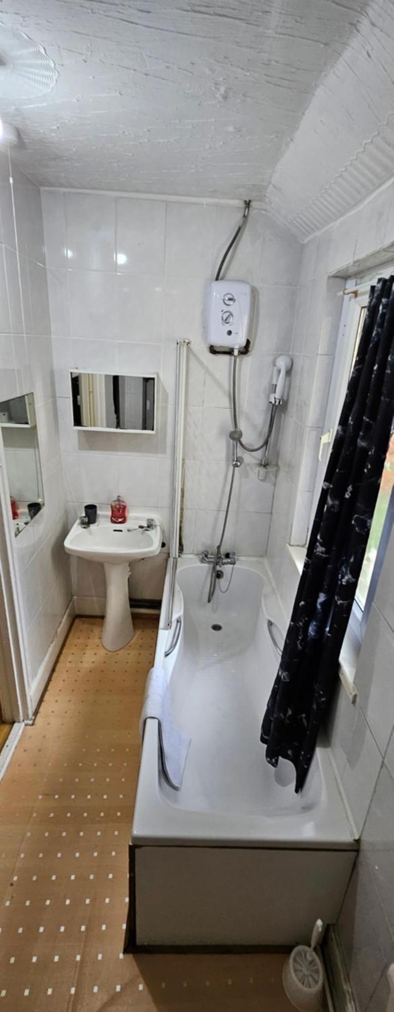 No Frills & Nothing Fancy 1 Bed Studio City Centre Cardiff Dış mekan fotoğraf